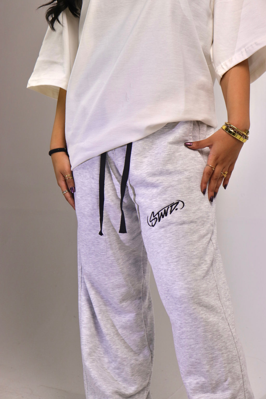 grey sweatpants